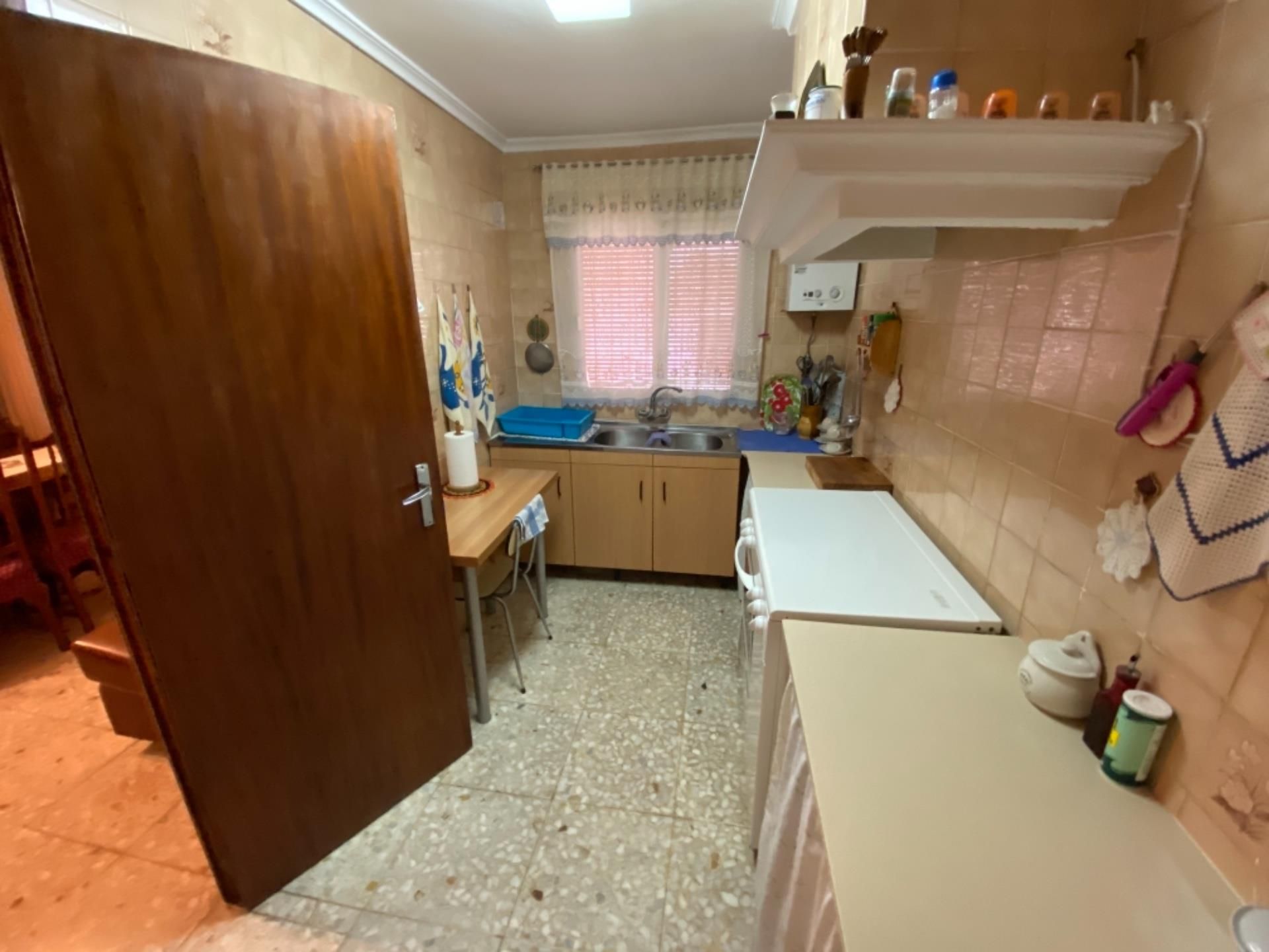 Cuina de Casa adosada en venda en Peñascosa amb Moblat, Forn i Rentadora