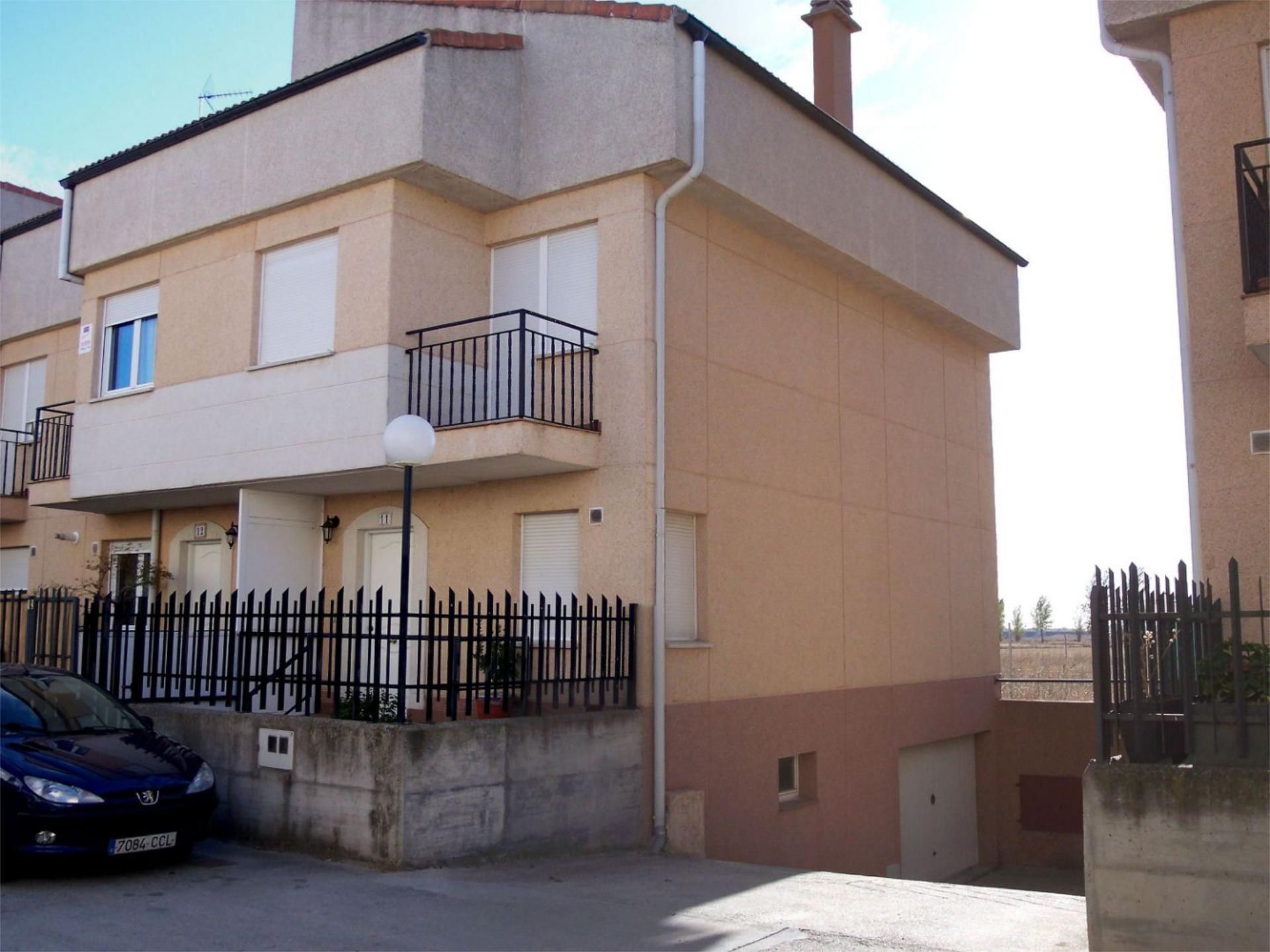 Außenansicht von Wohnung zum Verkauf in Merindad de Río Ubierna mit Heizung, Privatgarten und Parkett