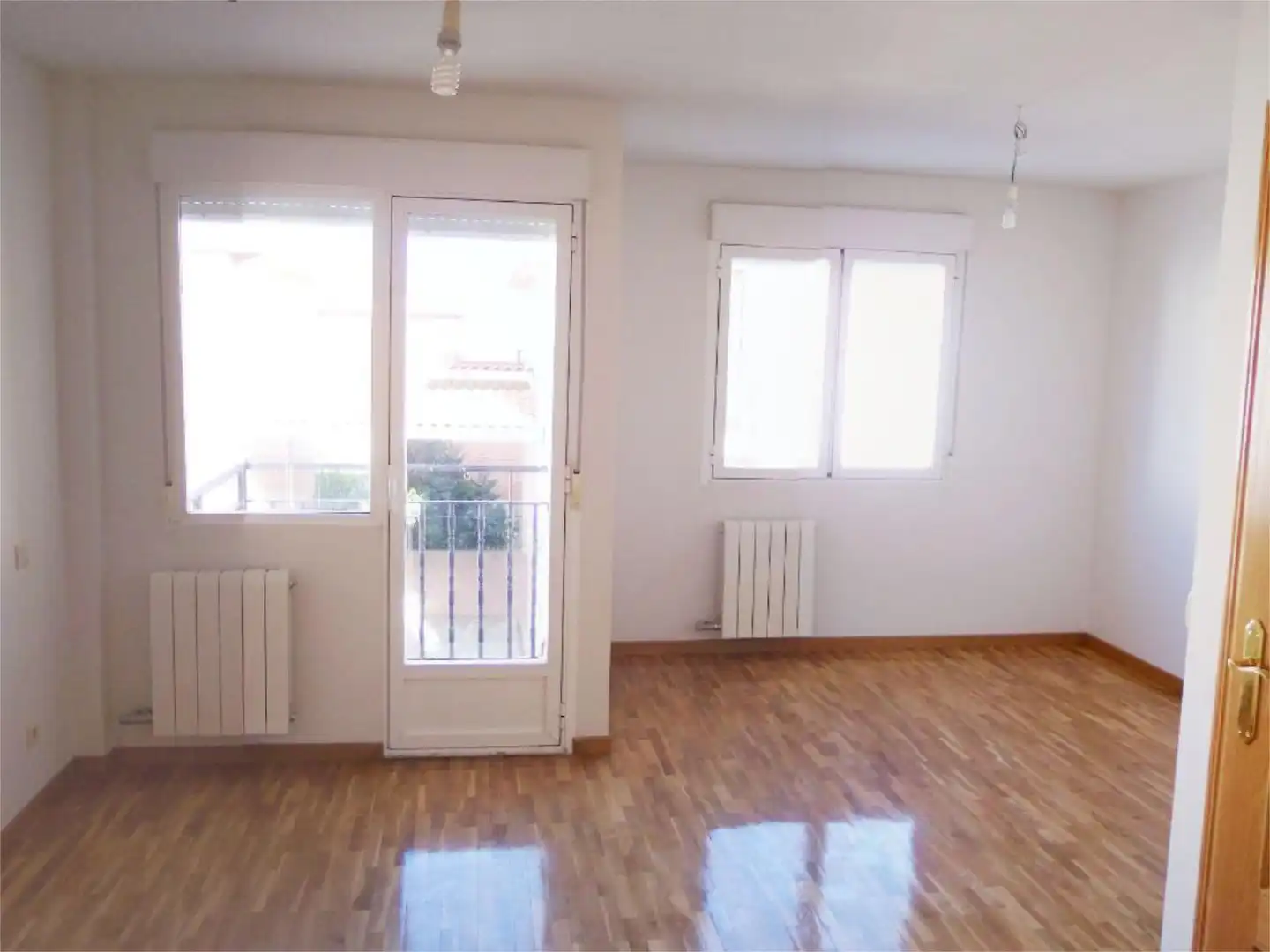 Wohnung zum Verkauf in Urbanización Los Rosales, 4, Merindad de Río Ubierna Wohnzimmer von Wohnung zum Verkauf in Merindad de Río Ubierna mit Heizung, Privatgarten und Parkett