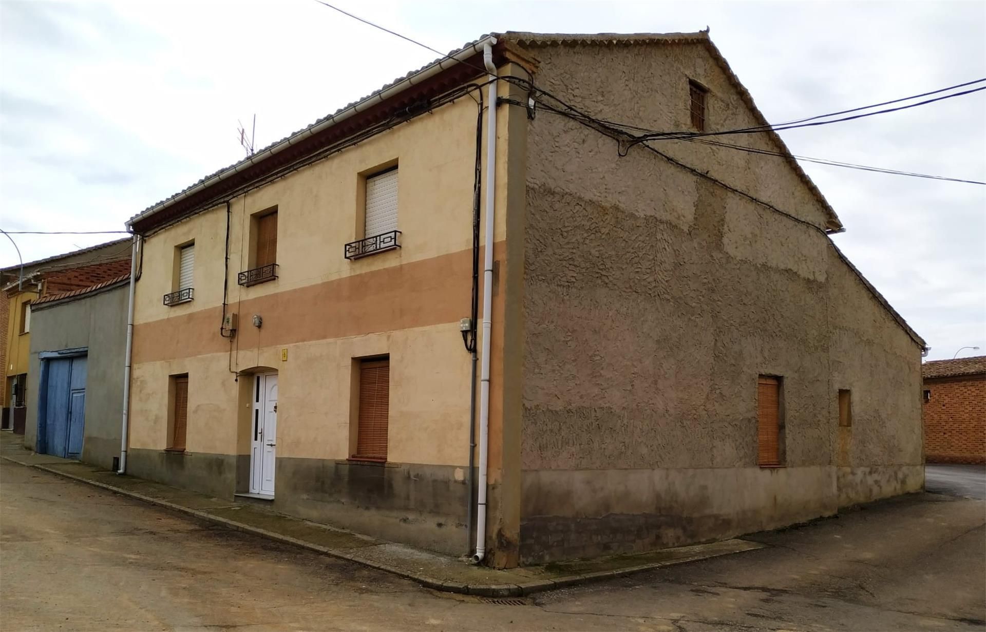 Exterior view of House or chalet for sale in Castilfalé
