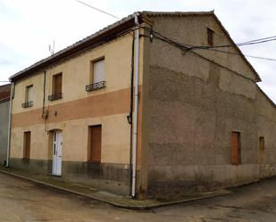 Exterior view of House or chalet for sale in Castilfalé