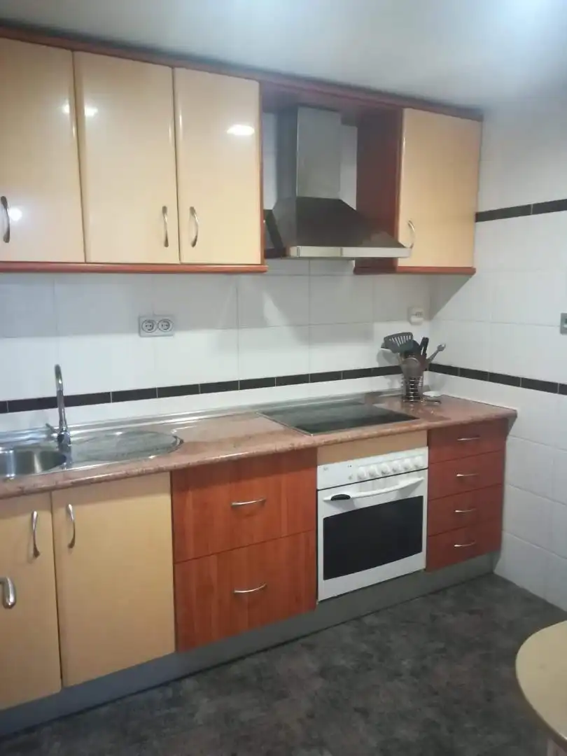 Cuina de Casa adosada en venda en Valladolid amb Calefacció, Jardí privat i Parquet