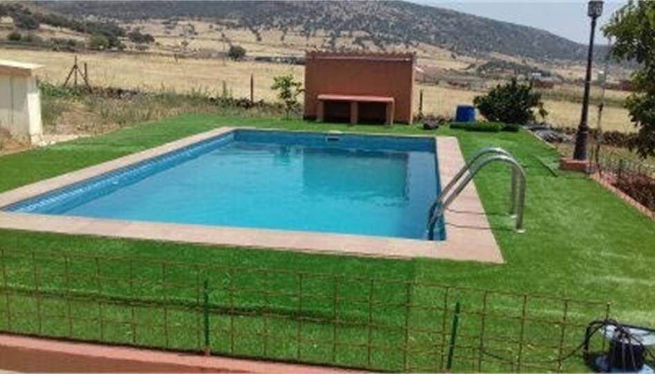 Photo 1 of Country house for sale in Avenida de la Paz, Peñalsordo, Badajoz