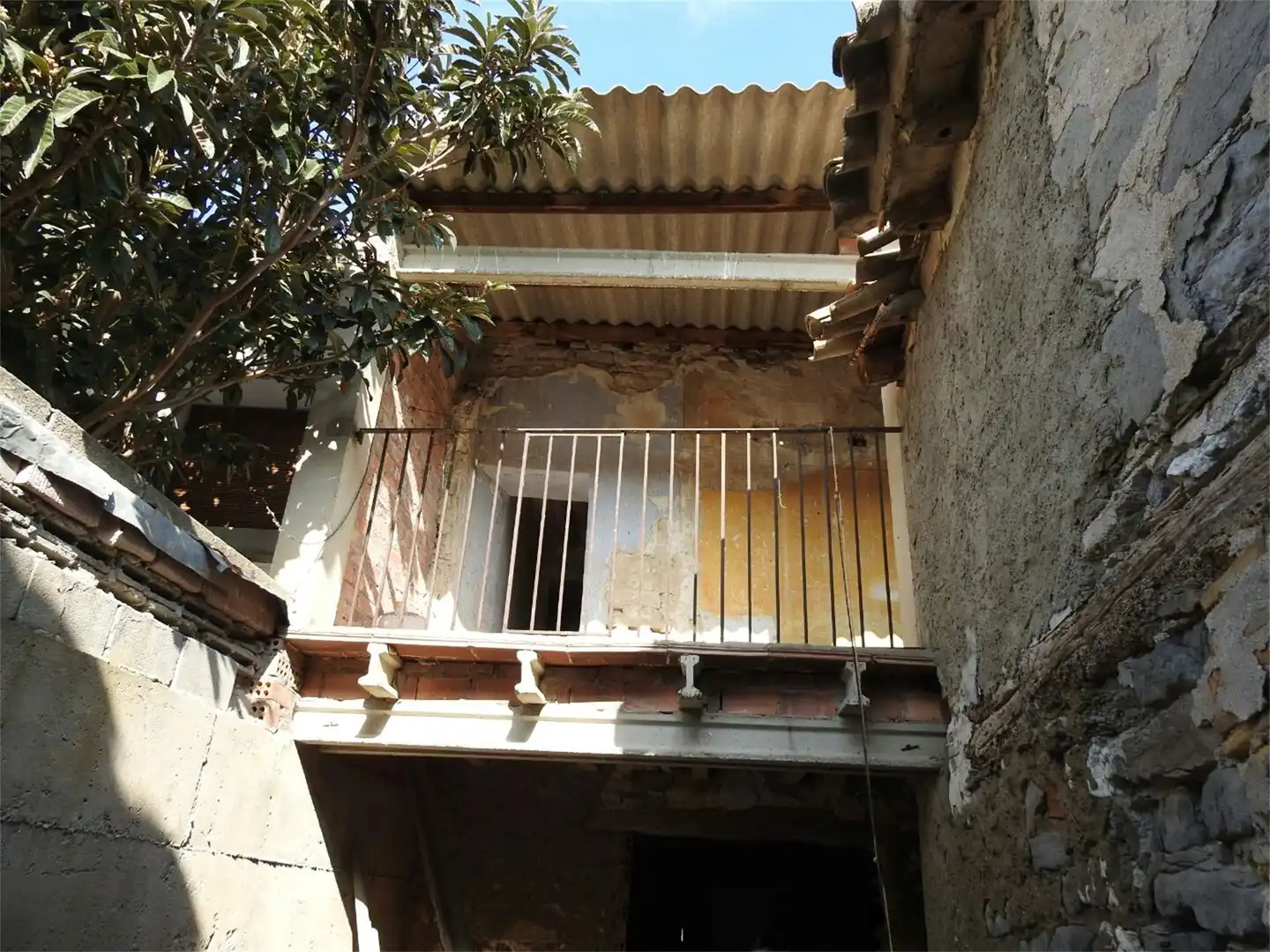 Casa adosada en venta en Calle Alta, Valfarta Terraza de Casa adosada en venta en Valfarta