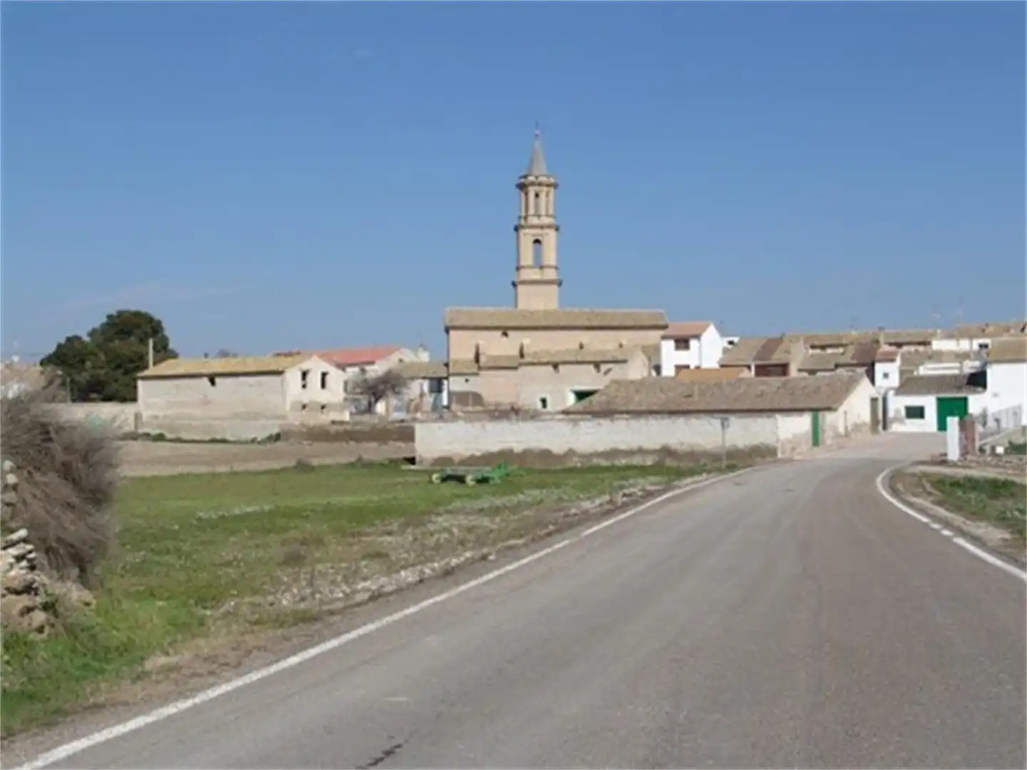 Casa adosada en venta en Calle Alta, Valfarta Vista exterior de Casa adosada en venta en Valfarta