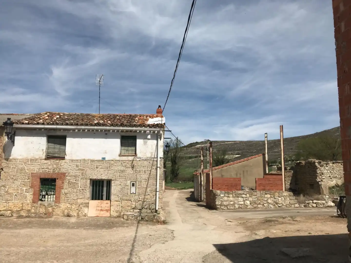 Finca rústica en venta en Calle Iglesia, 4, Villaquirán de la Puebla Vista exterior de Finca rústica en venta en Villaquirán de la Puebla con Amueblado