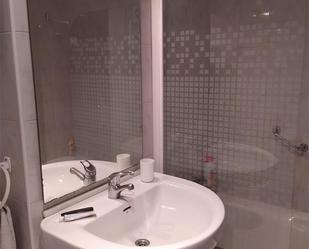 Bathroom of Flat for sale in Oviedo   with Terrace