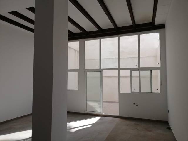 Local comercial en Venta en Calle 9 de Octubre, 11 en Tavernes Blanques