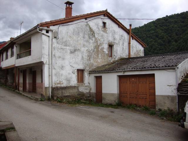 Casa adosada en venta en santibáñez de murias, 8 d