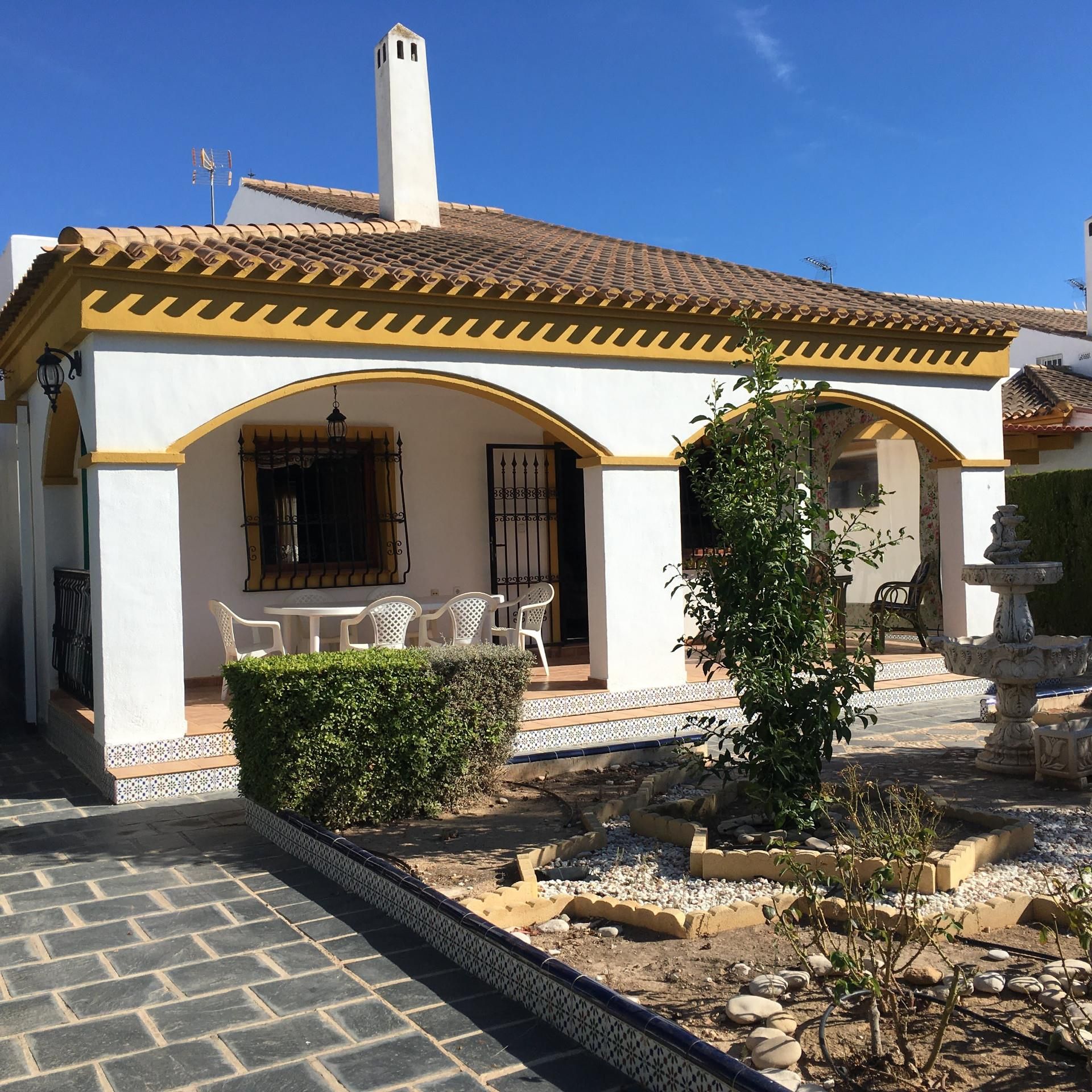 Casa o xalet de lloguer a Avenida Río Segura, Pueblo Latino