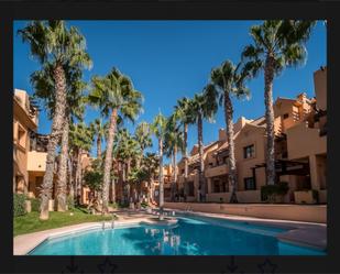 Vista exterior de Dúplex en venda en Los Alcázares amb Aire condicionat, Terrassa i Piscina