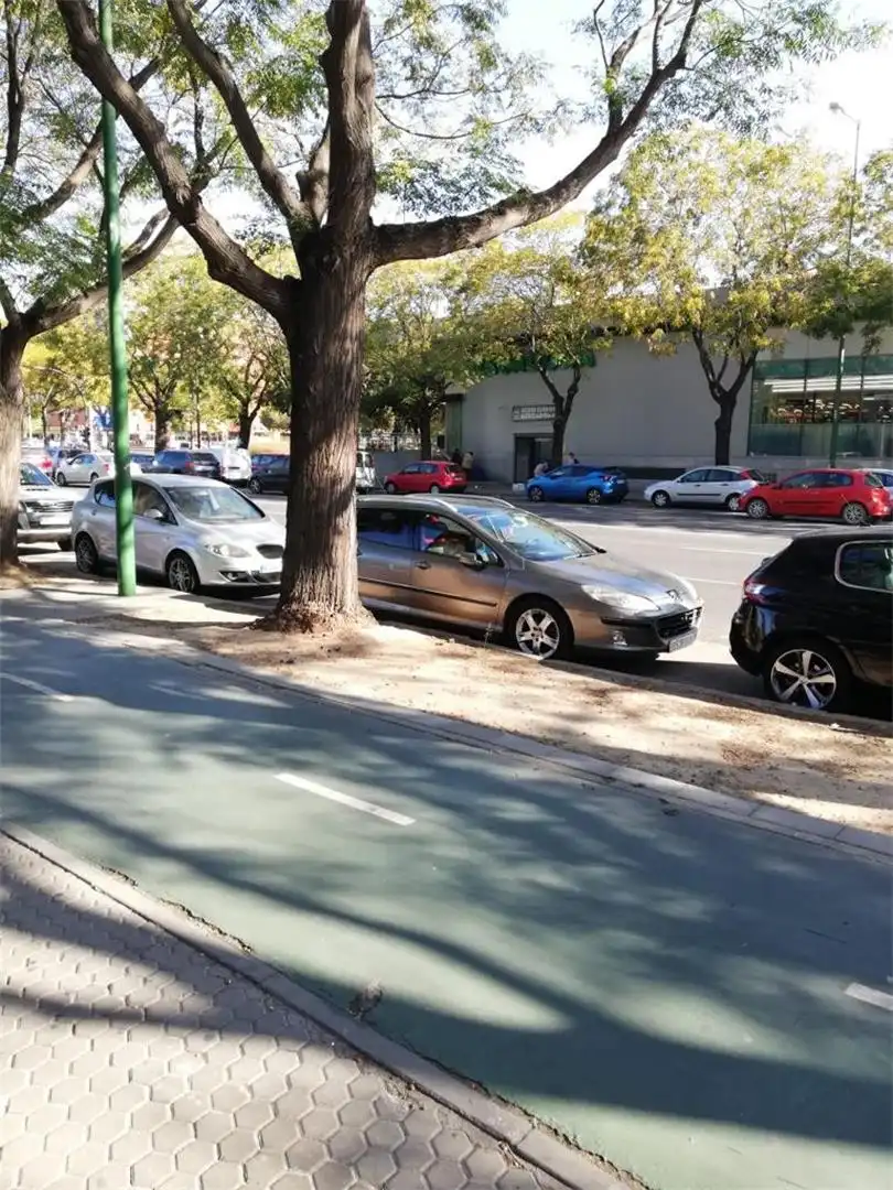 Local en venda a Calle Victoria Kent, 5, Villegas Aparcament de Local en venda en Sevilla amb Aire condicionat