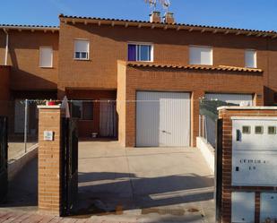 Vista exterior de Casa o xalet en venda en Mazuecos amb Calefacció, Jardí privat i Forn