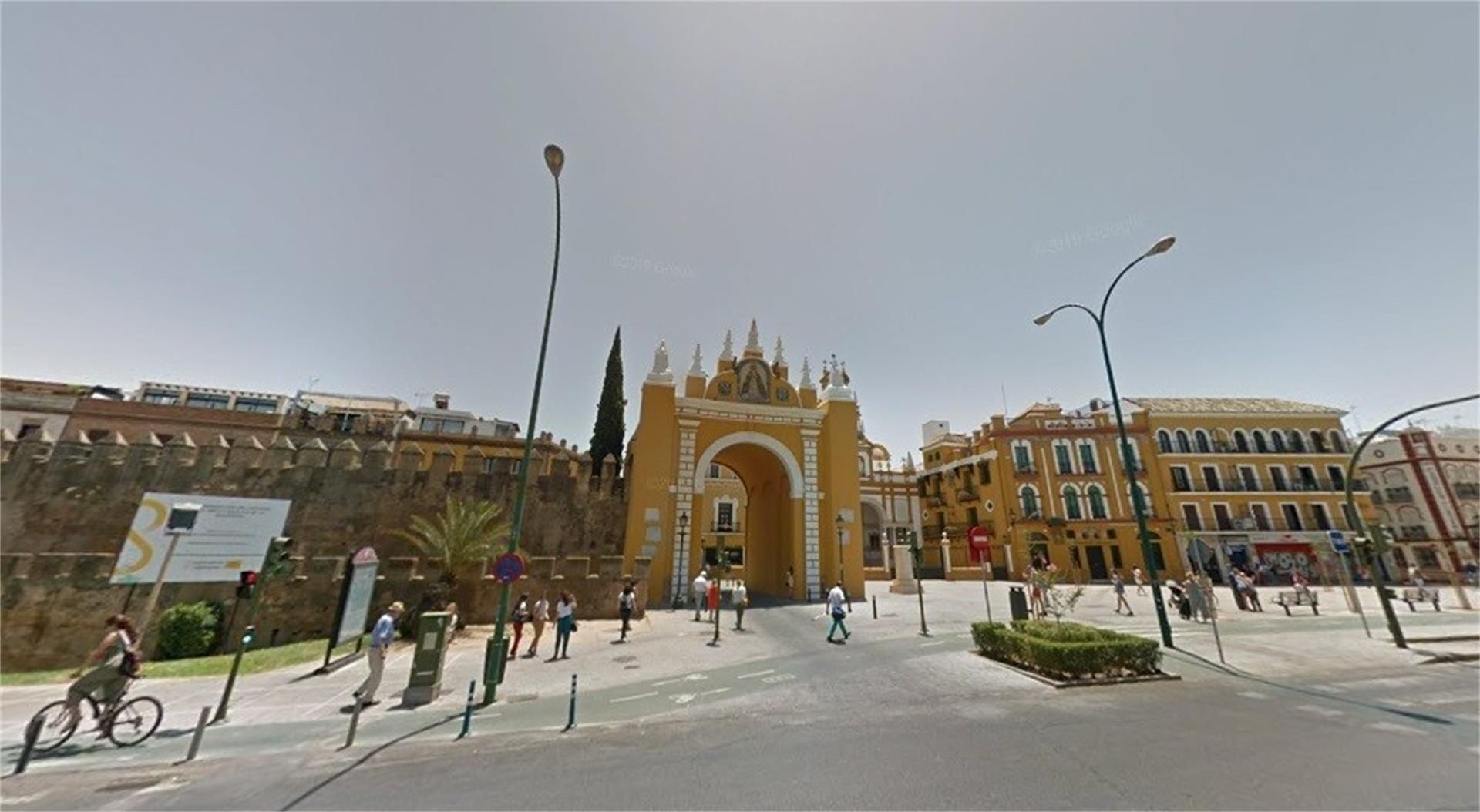Exterior view of Single-family semi-detached for sale in  Sevilla Capital