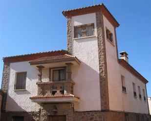 Vista exterior de Casa o xalet en venda en Santa Ana de Pusa amb Terrassa, Piscina i Balcó