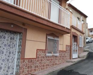 Exterior view of Single-family semi-detached for sale in Darro
