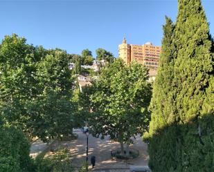 Vista exterior de Pis en venda en  Granada Capital amb Terrassa i Balcó