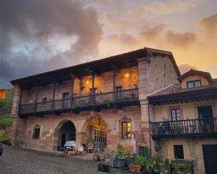 Vista exterior de Casa o xalet en venda en Cabuérniga amb Terrassa i Balcó