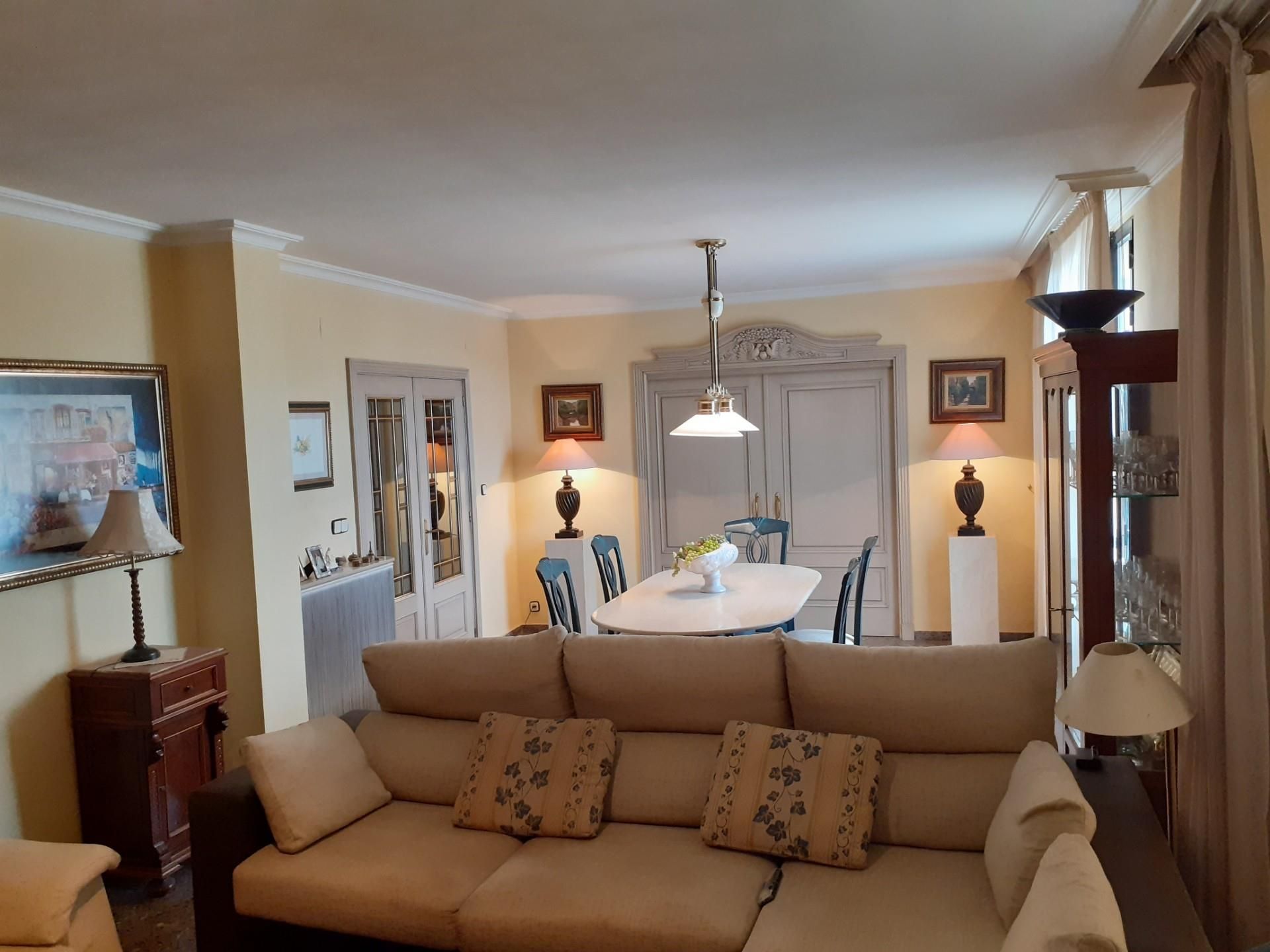 Pis en venda a Calle Pedro Leal, Almansa Menjador de Pis en venda en Almansa amb Aire condicionat, Calefacció i Parquet