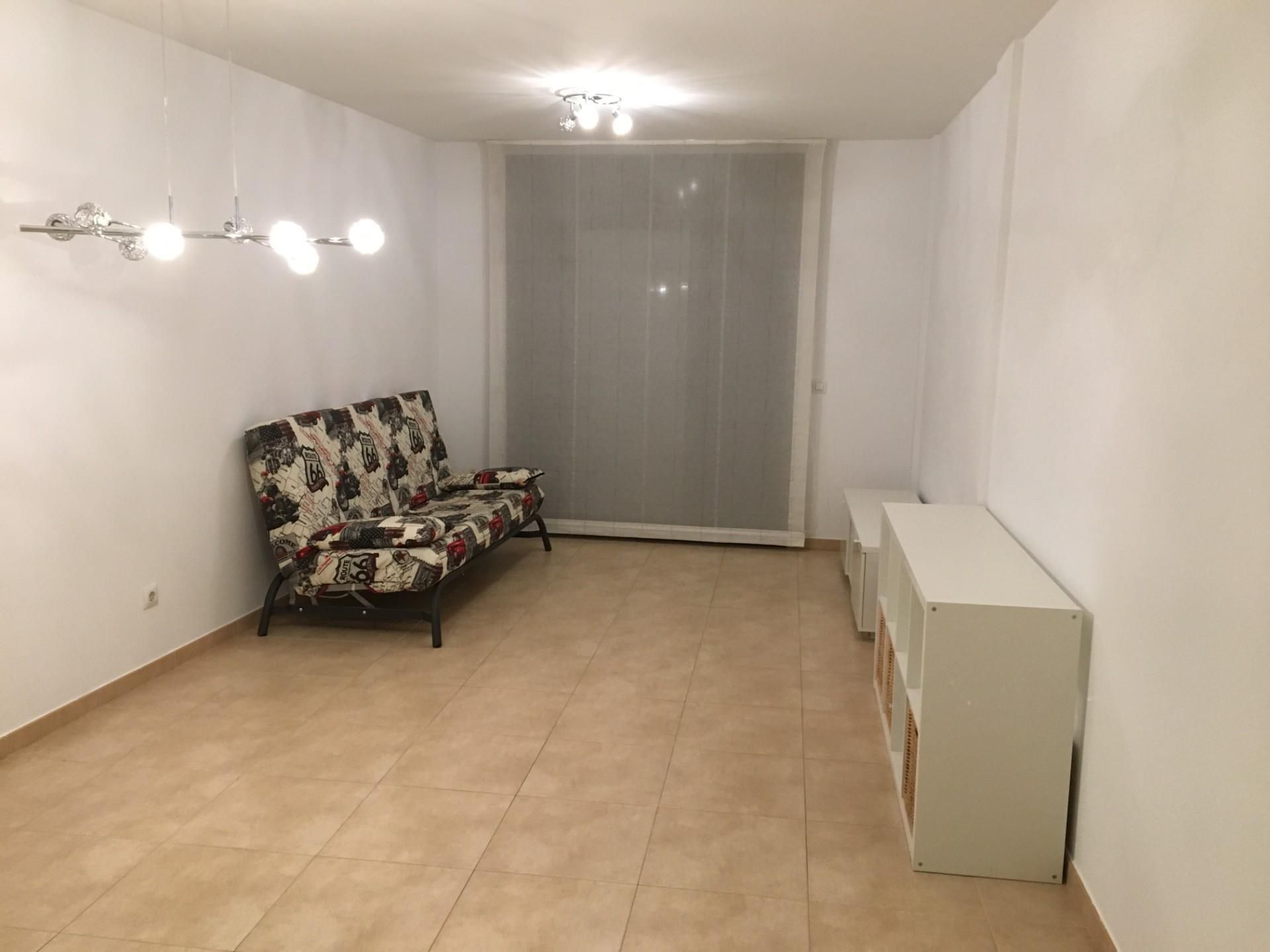 Living room of Flat for sale in Amer  with Air Conditioner and Balcony