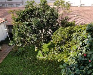 Vista exterior de Casa o xalet en venda en Pontevedra Capital  amb Terrassa i Balcó