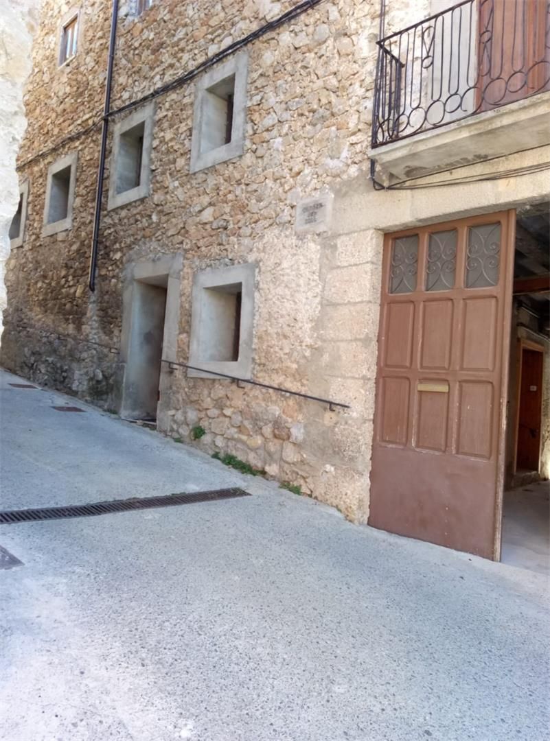 Vista exterior de Finca rústica en venda en Josa i Tuixén amb Calefacció, Terrassa i Traster