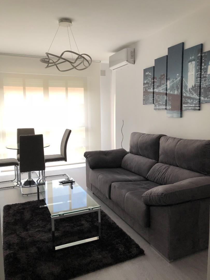 Sala d'estar de Apartament en venda en Salamanca Capital amb Aire condicionat, Calefacció i Moblat