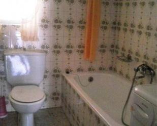 Bathroom of Planta baja for sale in Galisancho