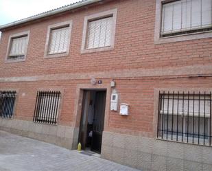 Vista exterior de Casa adosada en venda en Horcajo de los Montes amb Terrassa i Balcó