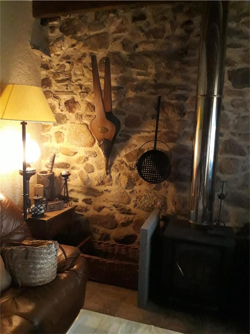 Sala d'estar de Casa adosada en venda en Hinojosa de Duero amb Jardí privat i Rentadora