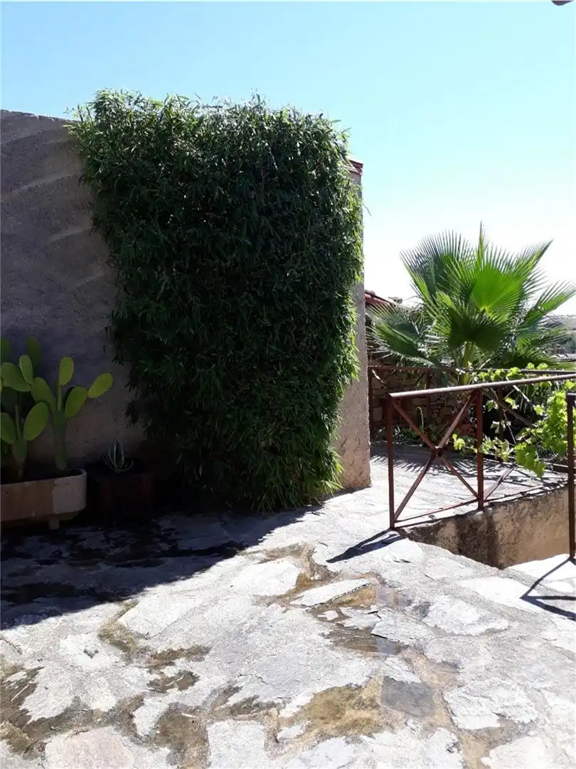 Casa adosada en venda a Calle Alba, Hinojosa de Duero Jardí de Casa adosada en venda en Hinojosa de Duero amb Jardí privat i Rentadora