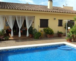 Swimming pool of House or chalet for sale in Deltebre  with Air Conditioner, Terrace and Swimming Pool