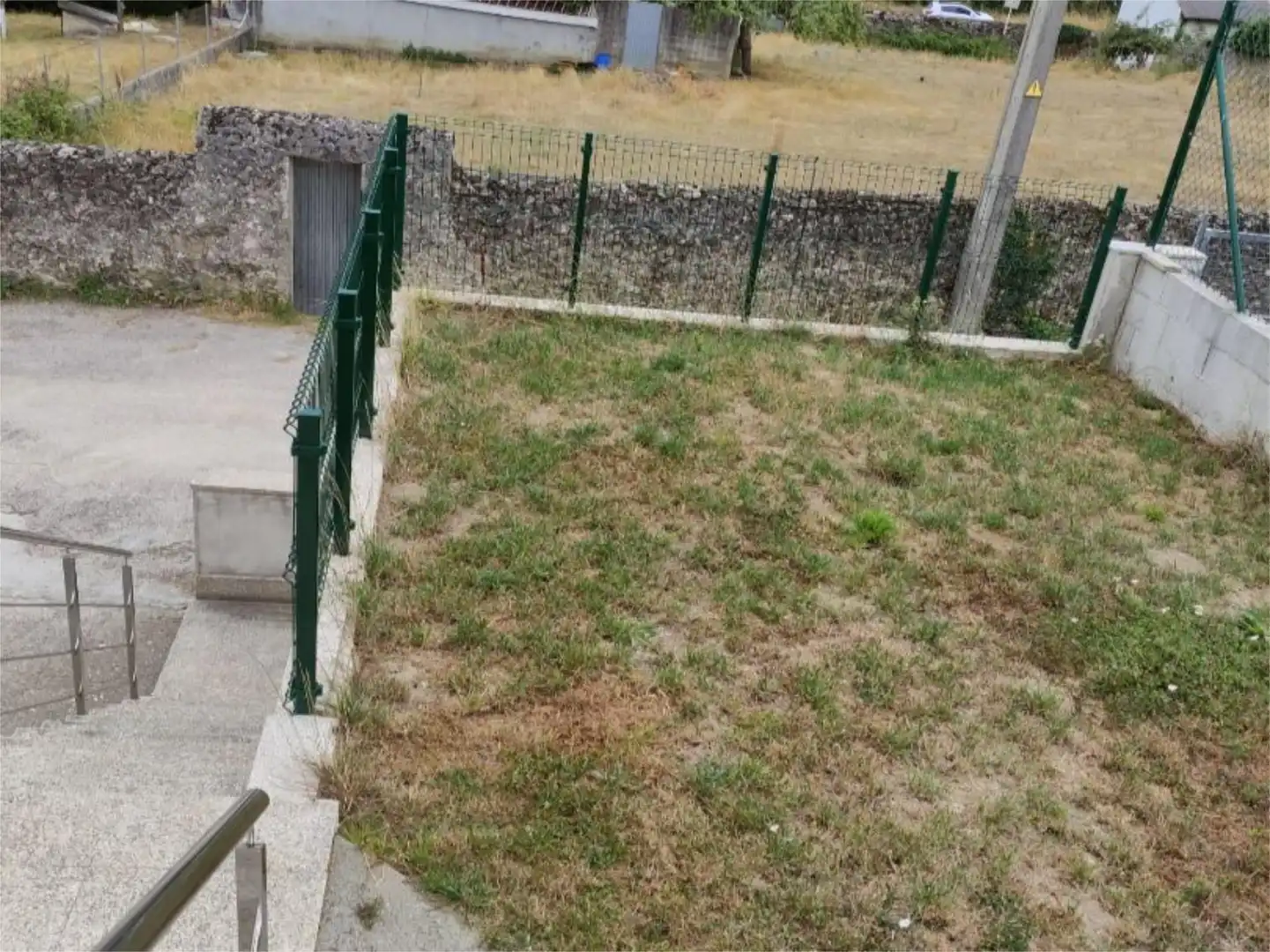 Casa adosada en venta en do Marqués de Trives, A Pobra de Trives Casa adosada en venta en A Pobra de Trives con Calefacción, Jardín privado y Parquet