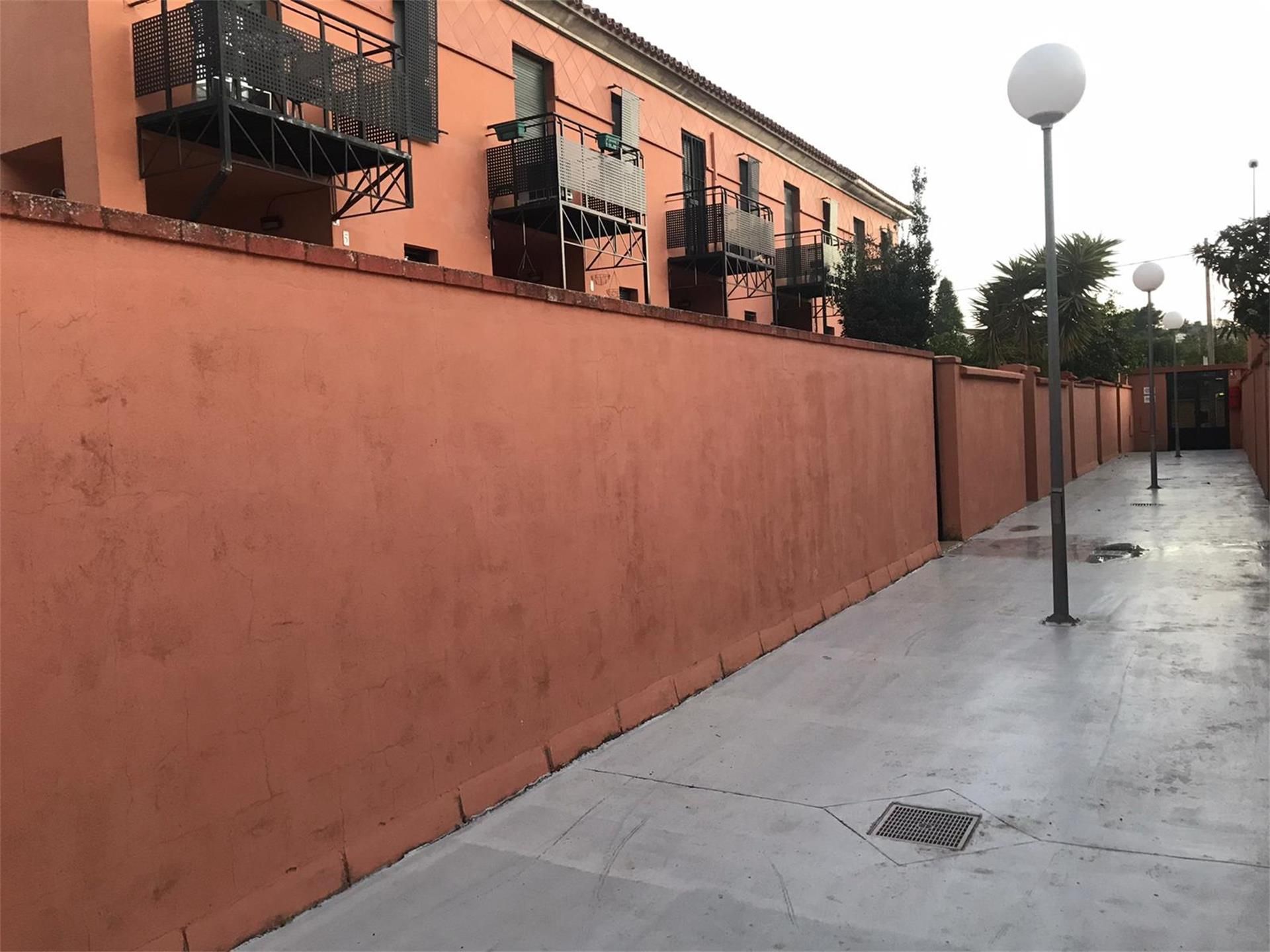 Exterior view of Single-family semi-detached for sale in Algeciras  with Air Conditioner, Community parking and Balcony