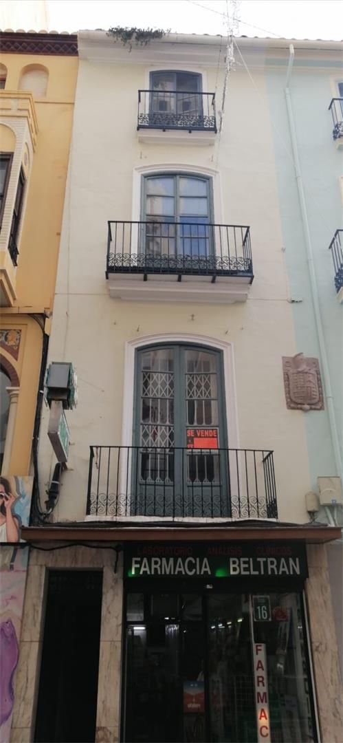 Vista exterior de Casa adosada en venda en Castellón de la Plana / Castelló de la Plana amb Aire condicionat, Calefacció i Terrassa