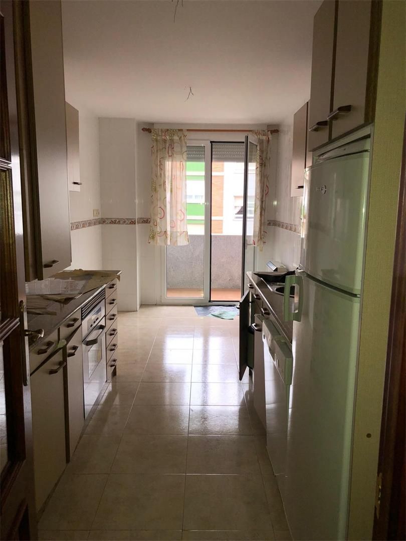 Kitchen of Flat for sale in O Barco de Valdeorras    with Heating, Parquet flooring and Terrace