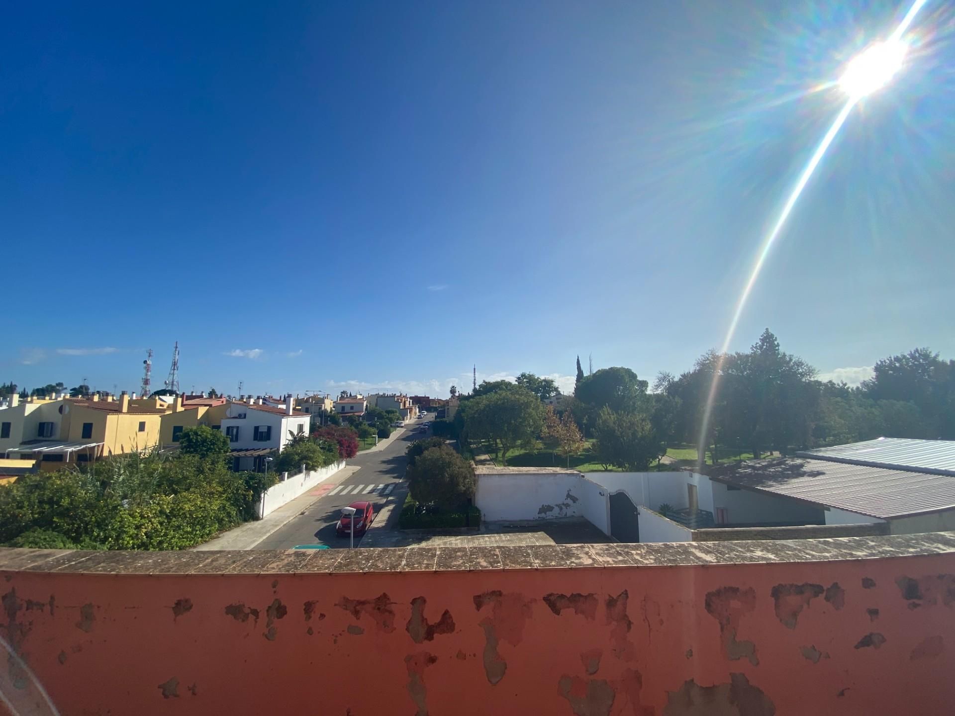 Vista exterior de Casa adosada en venda en Valencina de la Concepción amb Aire condicionat i Terrassa