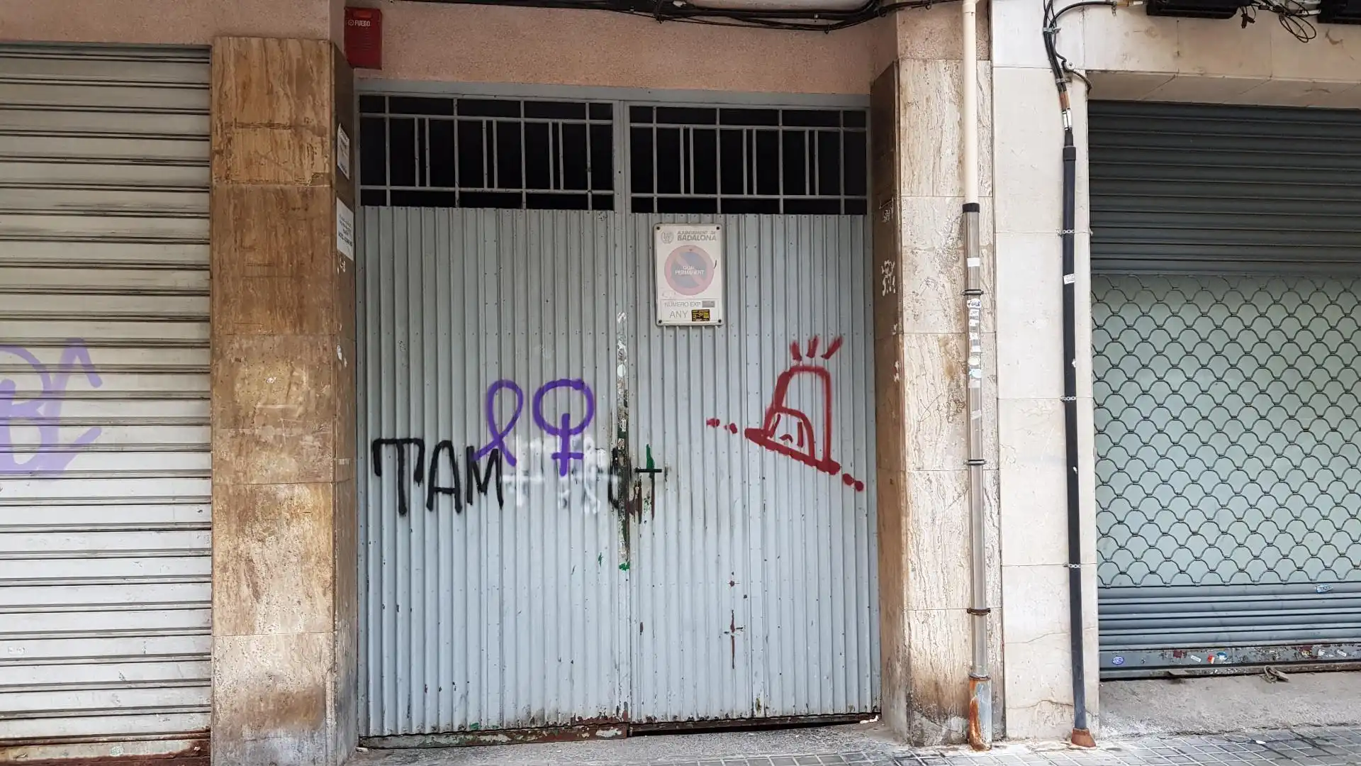 Garage zur Miete in Carrer del Mariscal Cabanes, 32, Artigues Außenansicht von Garage zur Miete in Badalona