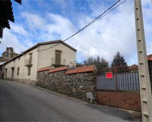 Vista exterior de Casa o xalet en venda en Robleda amb Jardí privat i Traster