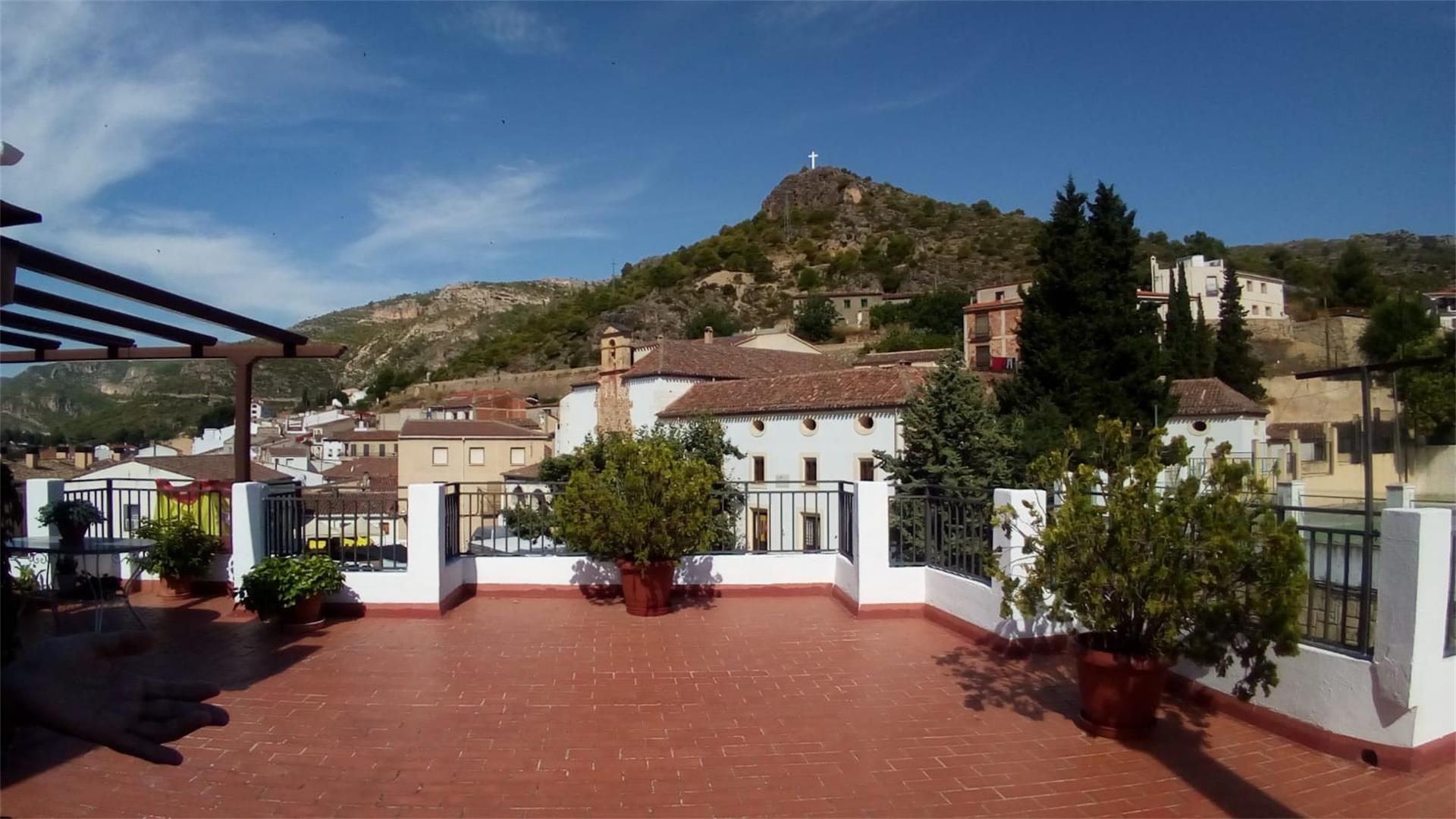 Vista exterior de Pis en venda en Yeste amb Terrassa i Balcó