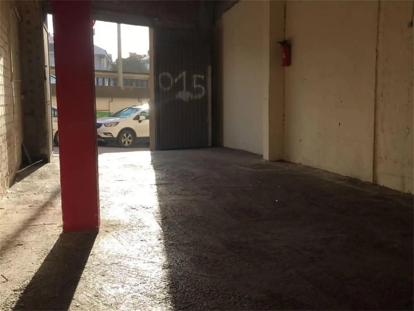 Parkplatz von Fabrikhallen zur Miete in Mijas