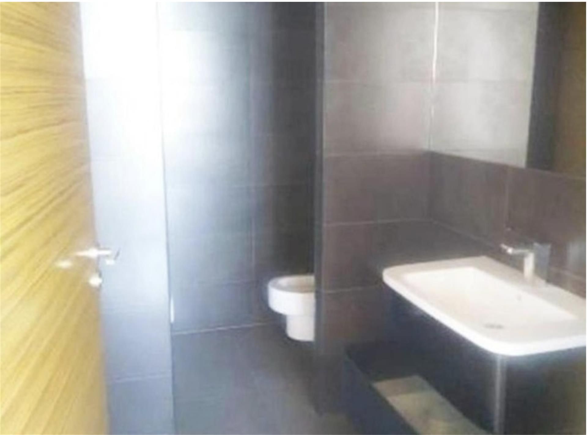 Baño de Oficina en venta en  Madrid Capital
