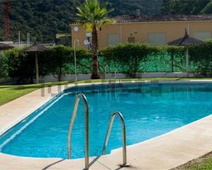 Swimming pool of Flat for sale in Benahavís  with Terrace and Swimming Pool
