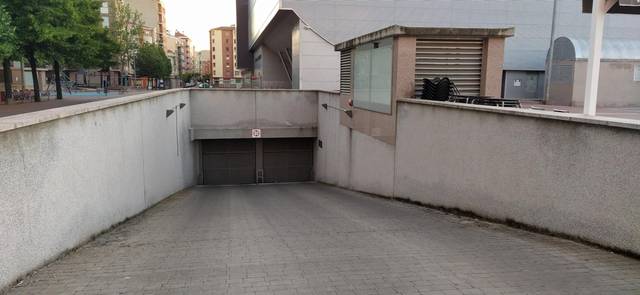 Garaje en Venta en Calle Albia de Castro en Residencia