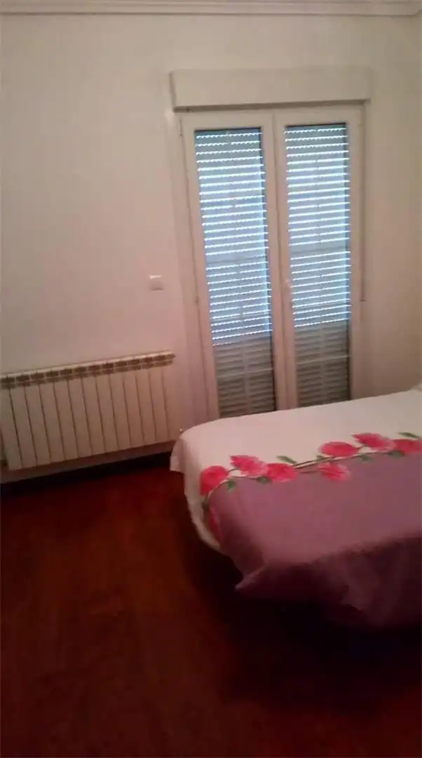 Schlafzimmer von Wohnung zum Verkauf in Valle de Tobalina mit Möbliert, Ofen und Waschmaschine