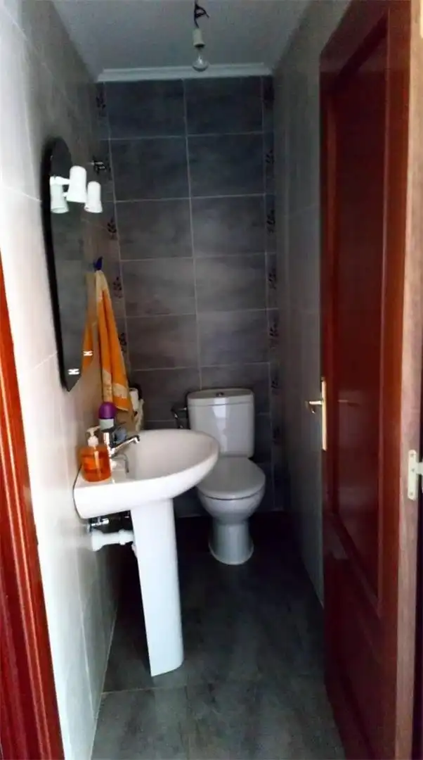 Badezimmer von Wohnung zum Verkauf in Valle de Tobalina mit Möbliert, Ofen und Waschmaschine