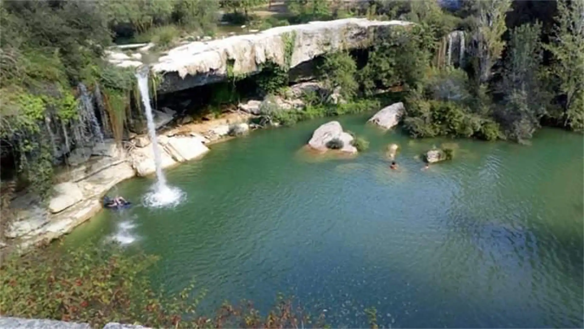 Schwimmbecken von Wohnung zum Verkauf in Valle de Tobalina mit Möbliert, Ofen und Waschmaschine