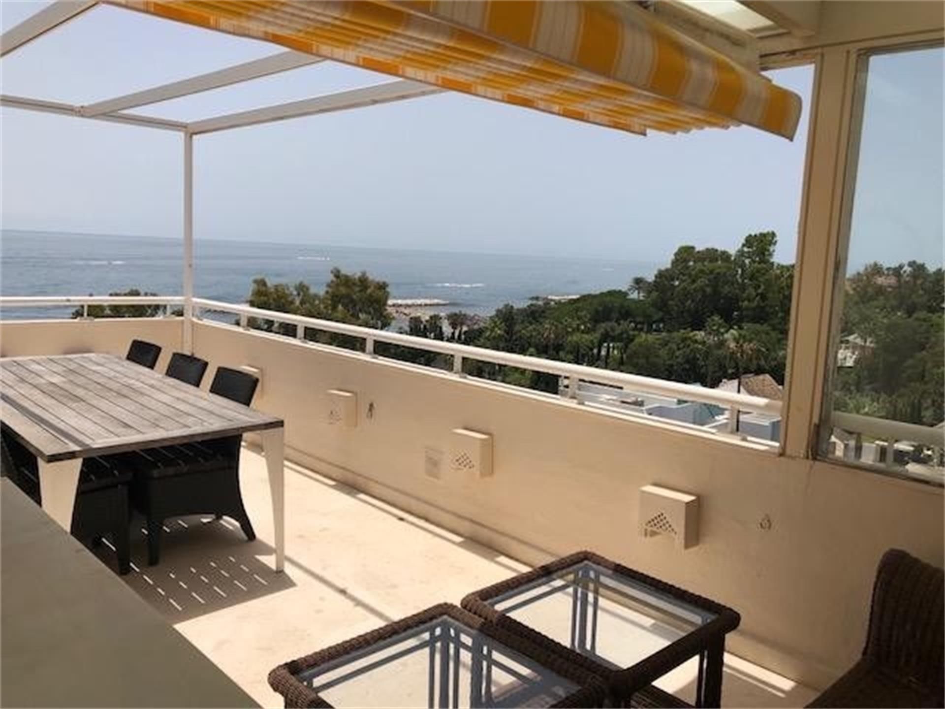 Exterior view of Apartment for sale in Marbella  with Air Conditioner, Terrace and Swimming Pool