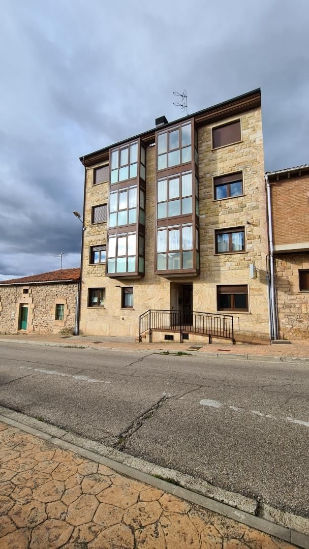 Vista exterior de Apartament en venda en Quintanar de la Sierra amb Calefacció, Parquet i Traster