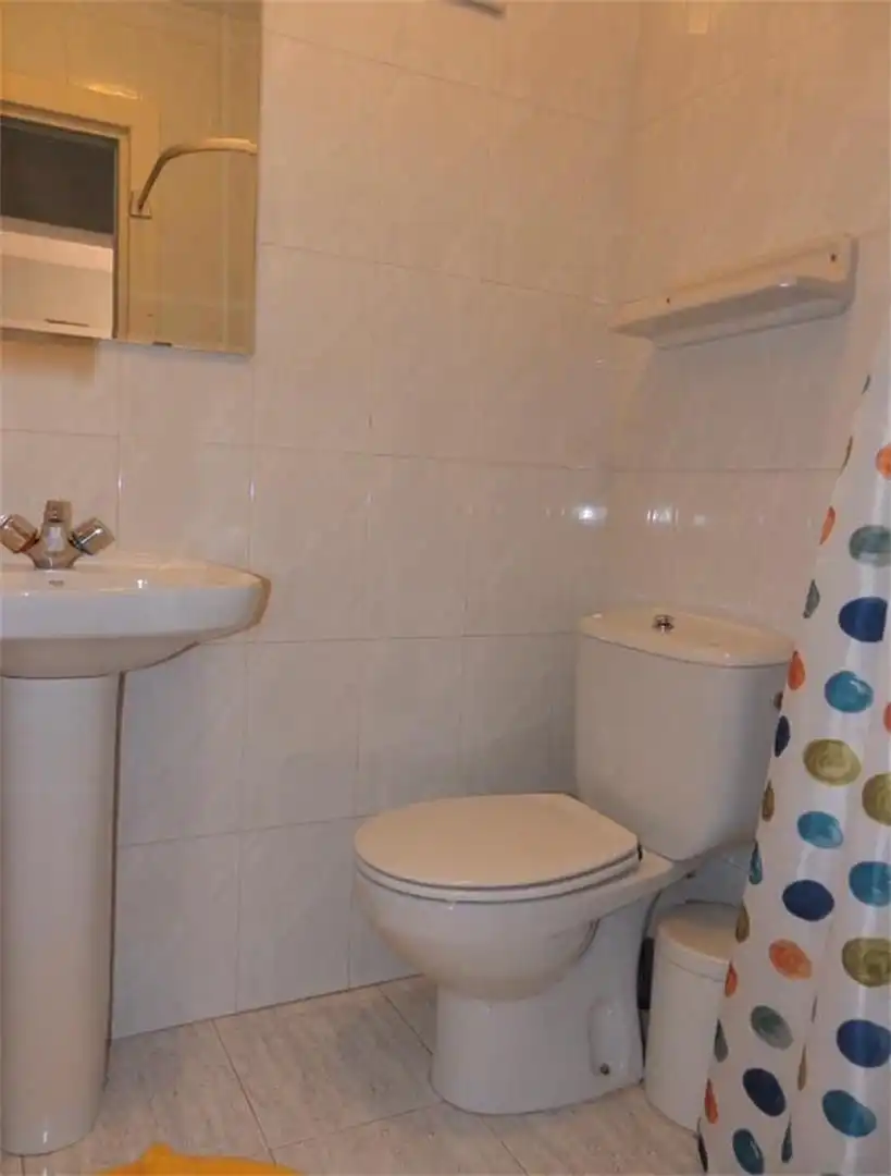 Casa o chalet en venta en Calle Fuente Fresnedo, 4, Centro Baño de Casa o chalet en venta en Laredo con Terraza y Balcón